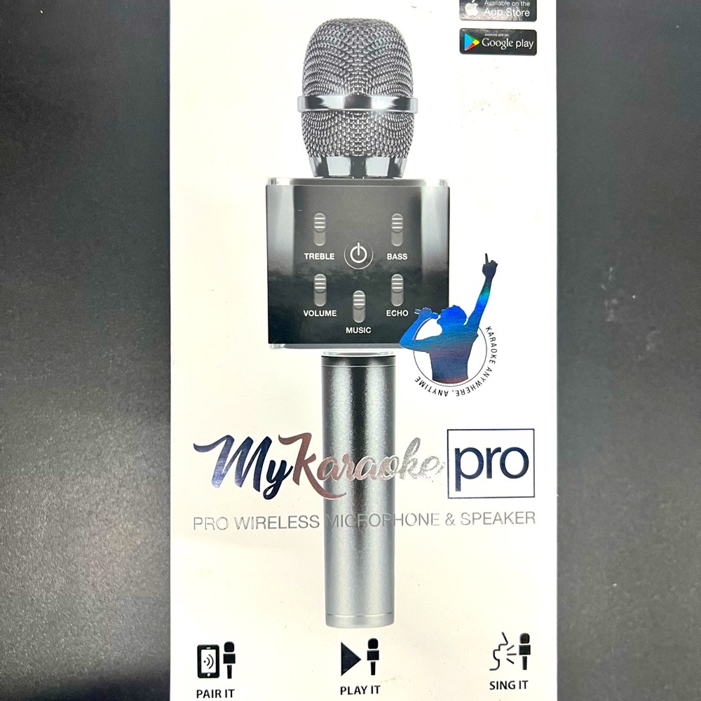 NWT MyKaraoke Pro Microphone And Speaker, Black